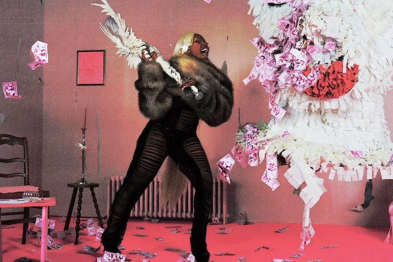 « MEGA BBL » Theodora secoue la scène musicale avec sa dernière mixtape